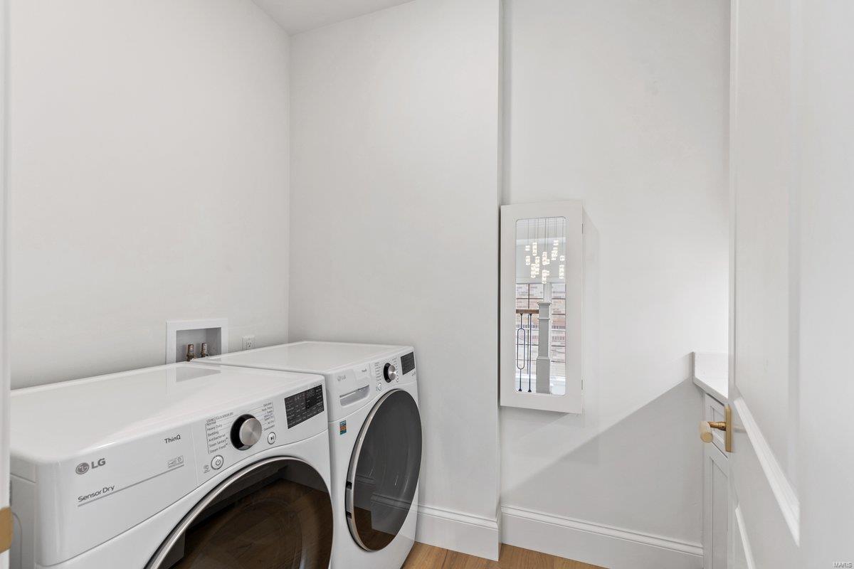 8140 Kingsbury Boulevard