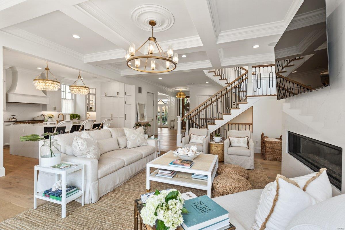 8140 Kingsbury Boulevard