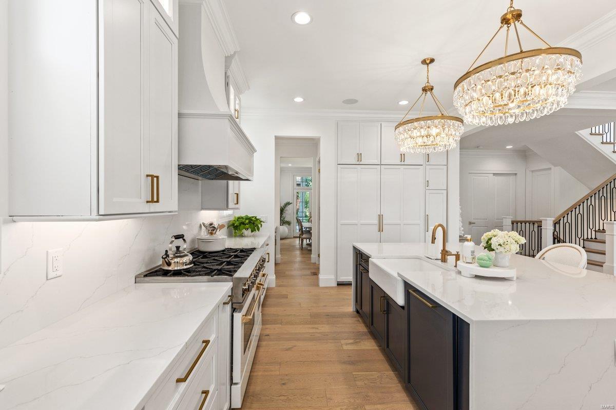 8140 Kingsbury Boulevard