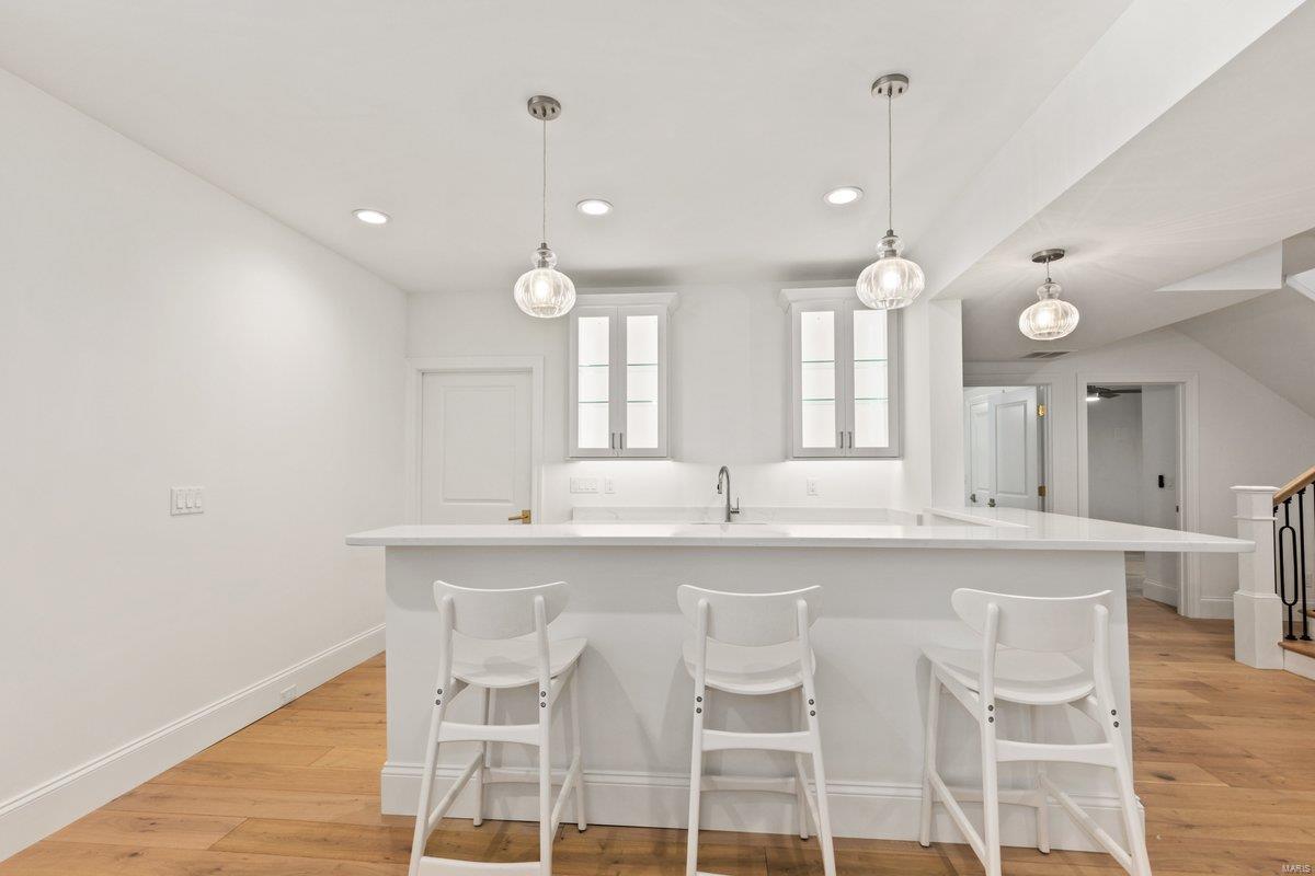 8140 Kingsbury Boulevard