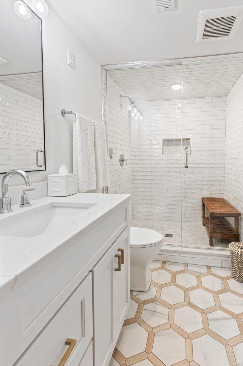 8140 Kingsbury Boulevard