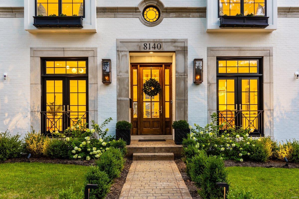 8140 Kingsbury Boulevard