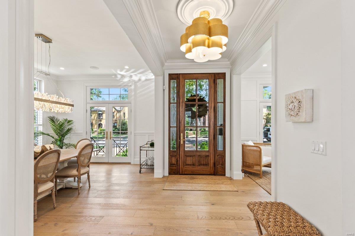 8140 Kingsbury Boulevard