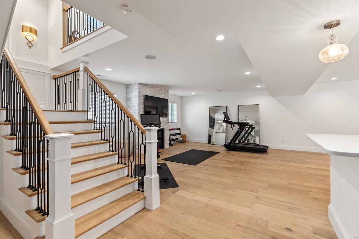 8140 Kingsbury Boulevard