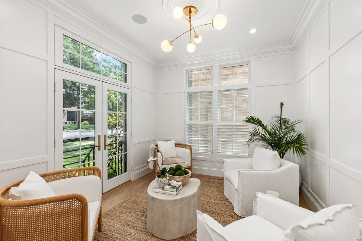 8140 Kingsbury Boulevard