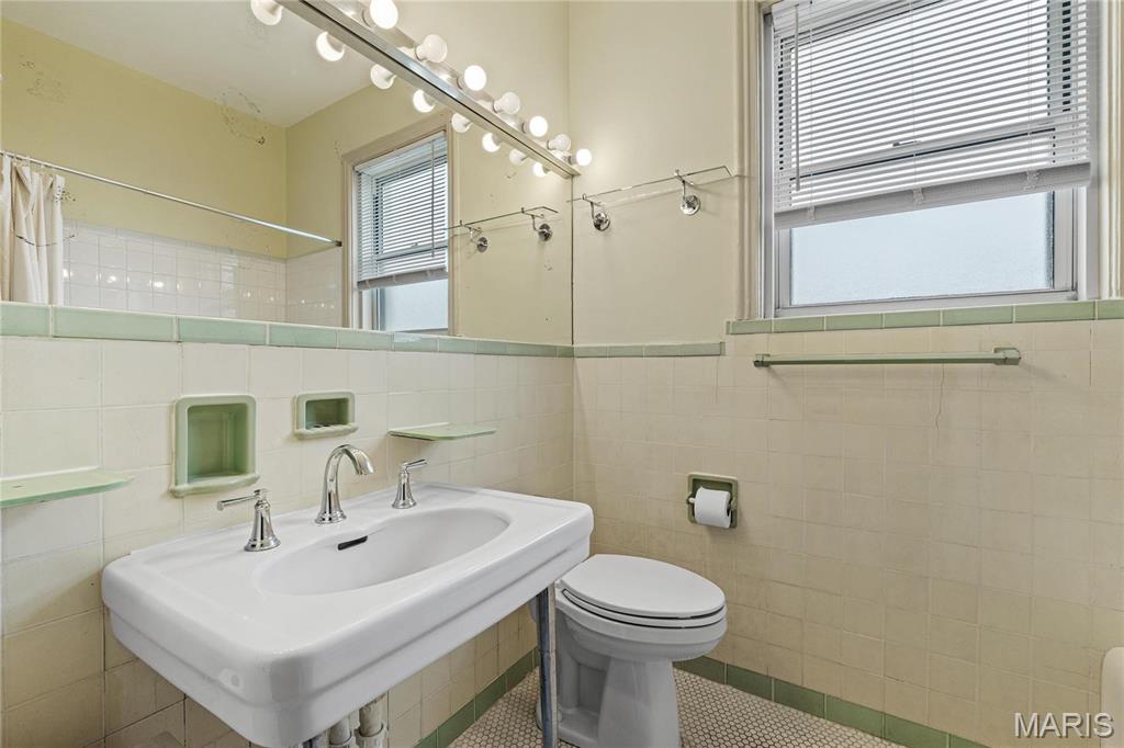 4440 Lindell Boulevard Unit: 1104
