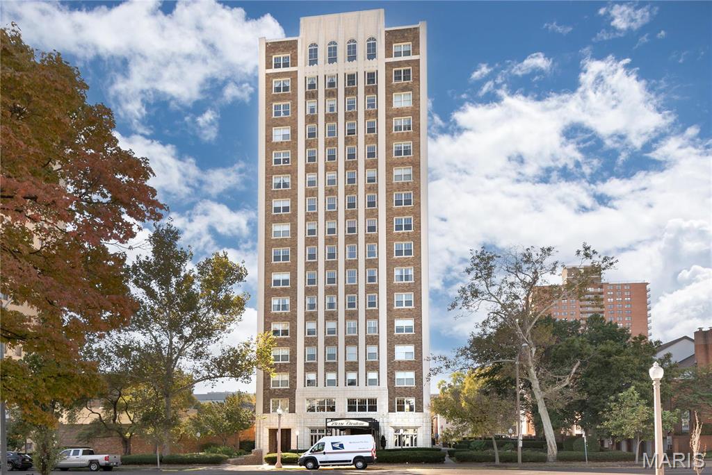 4440 Lindell Boulevard Unit: 1104