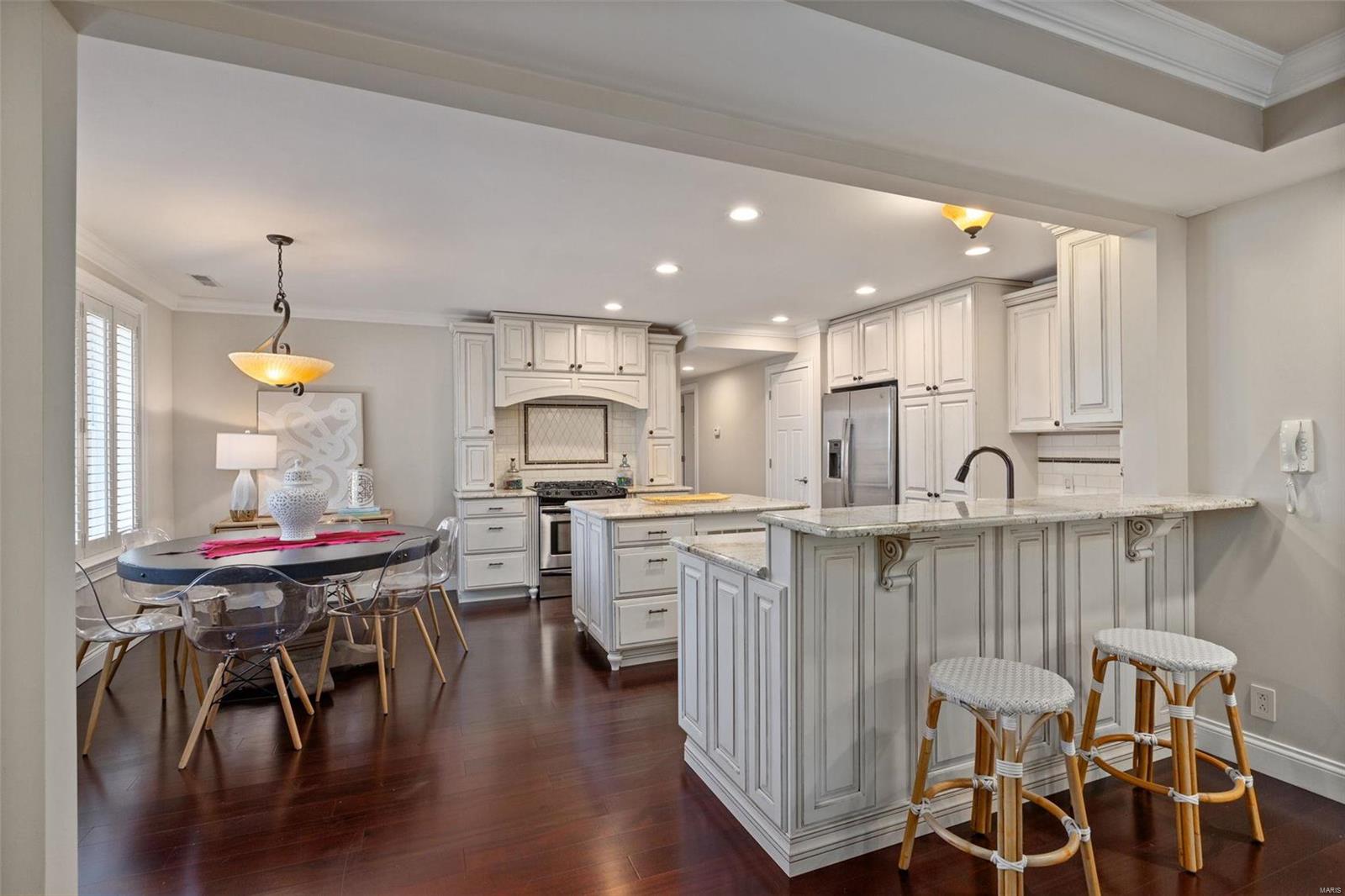 7527 Oxford Drive Unit: 2W