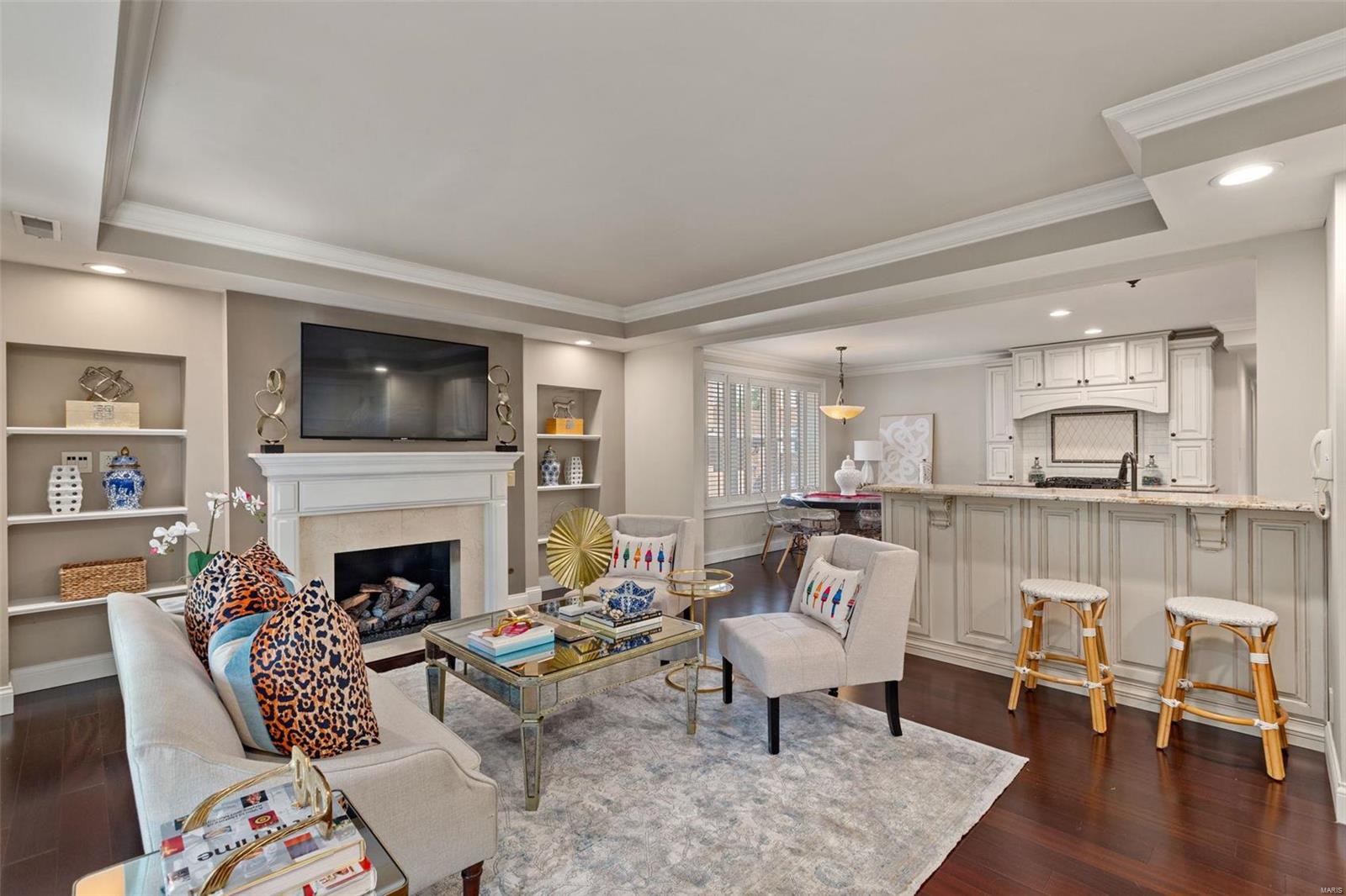 7527 Oxford Drive Unit: 2W