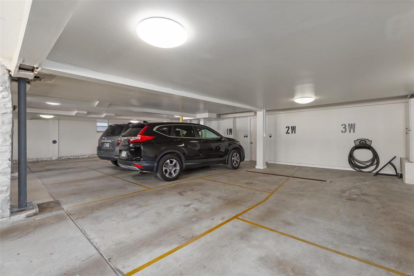 7527 Oxford Drive Unit: 2W