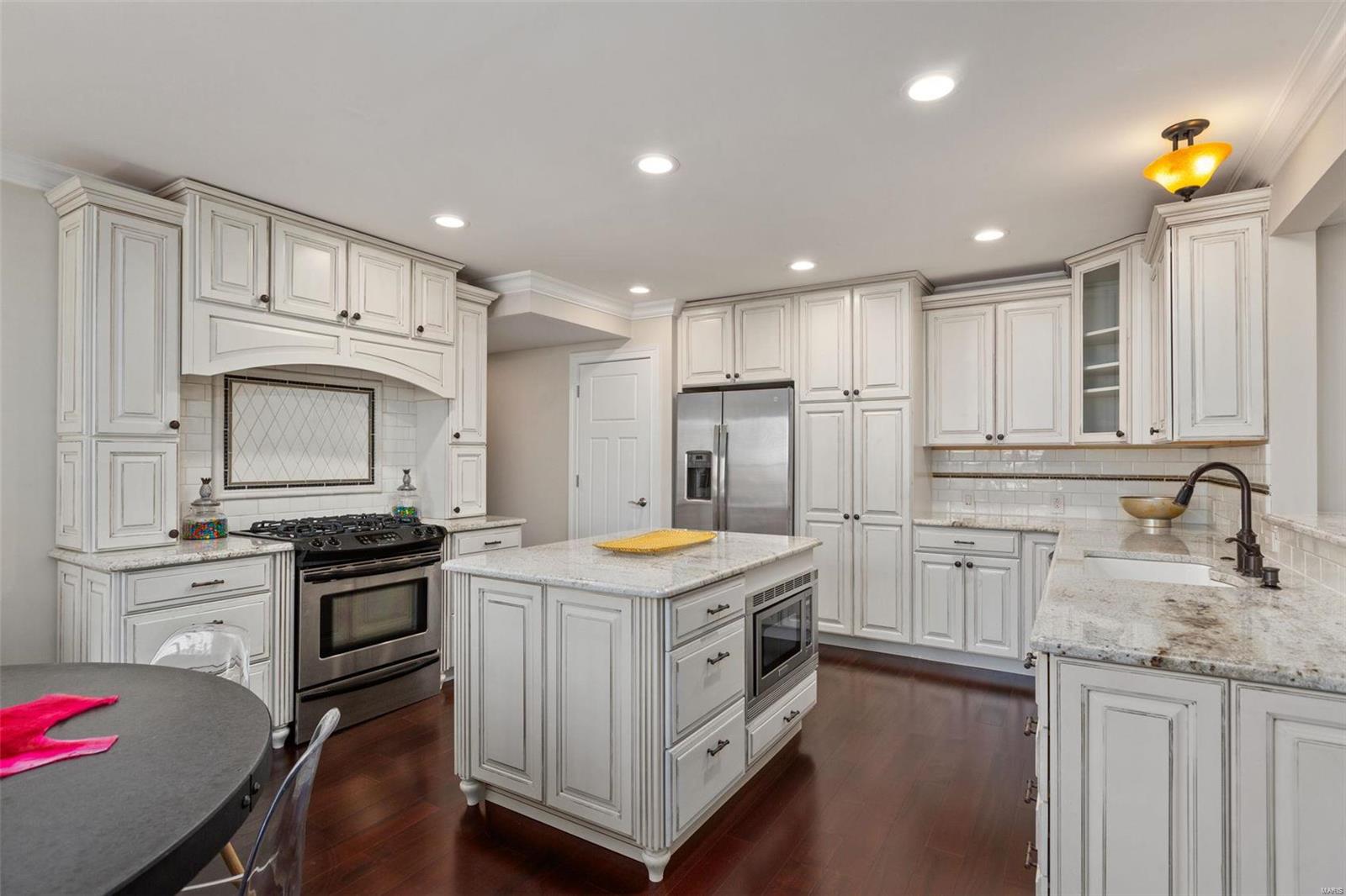 7527 Oxford Drive Unit: 2W