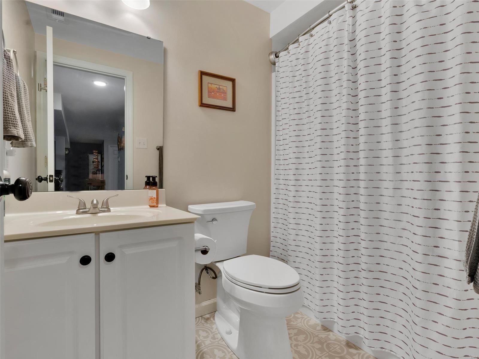 952 Oak Knoll Manor