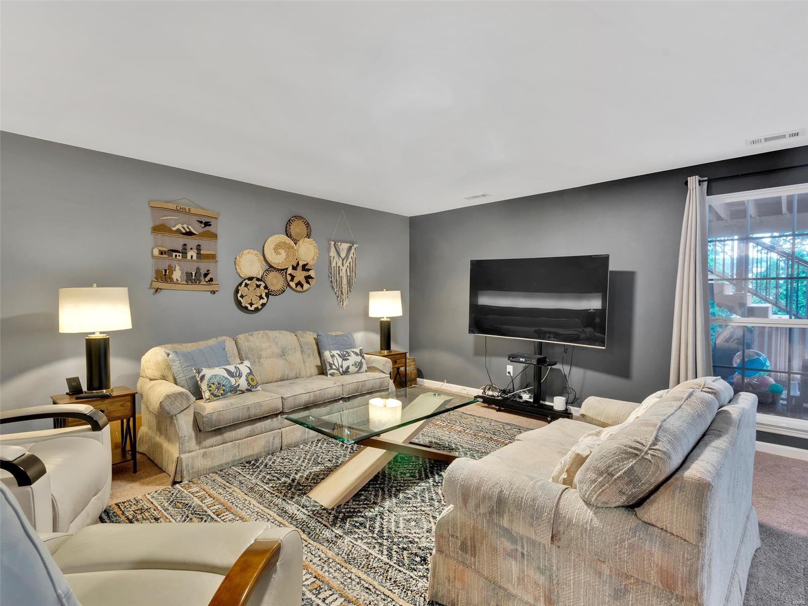 952 Oak Knoll Manor