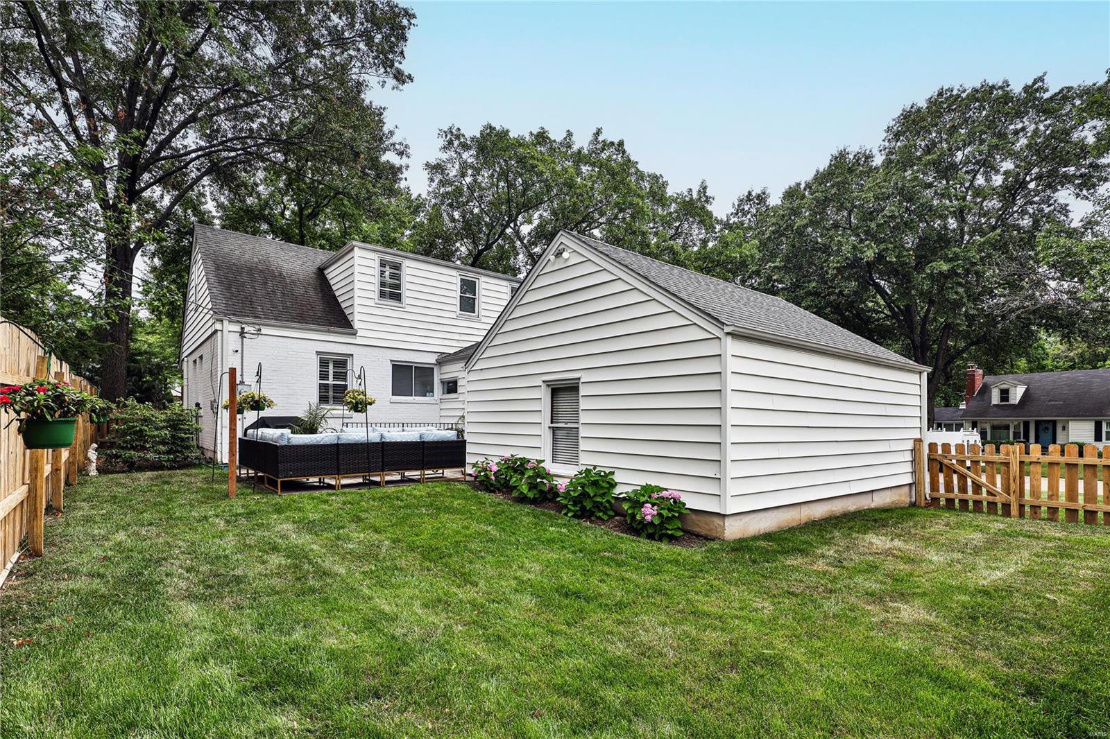 960 Rochdale Drive