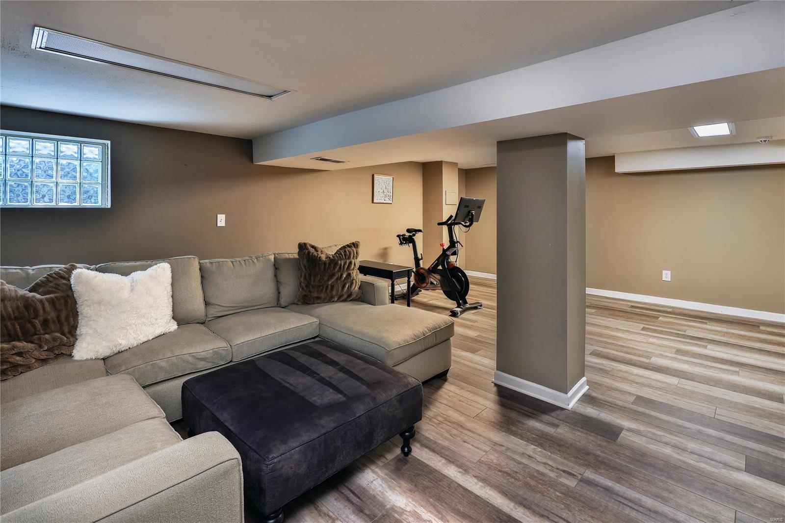 960 Rochdale Drive