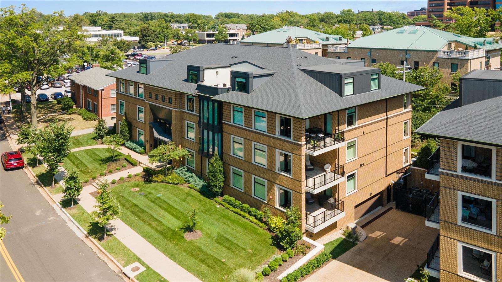 51 Topton Way Unit: 302