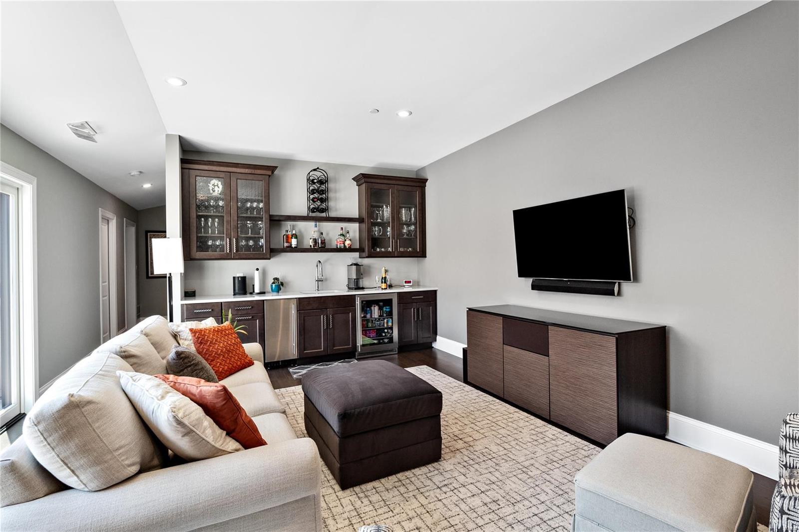 51 Topton Way Unit: 302