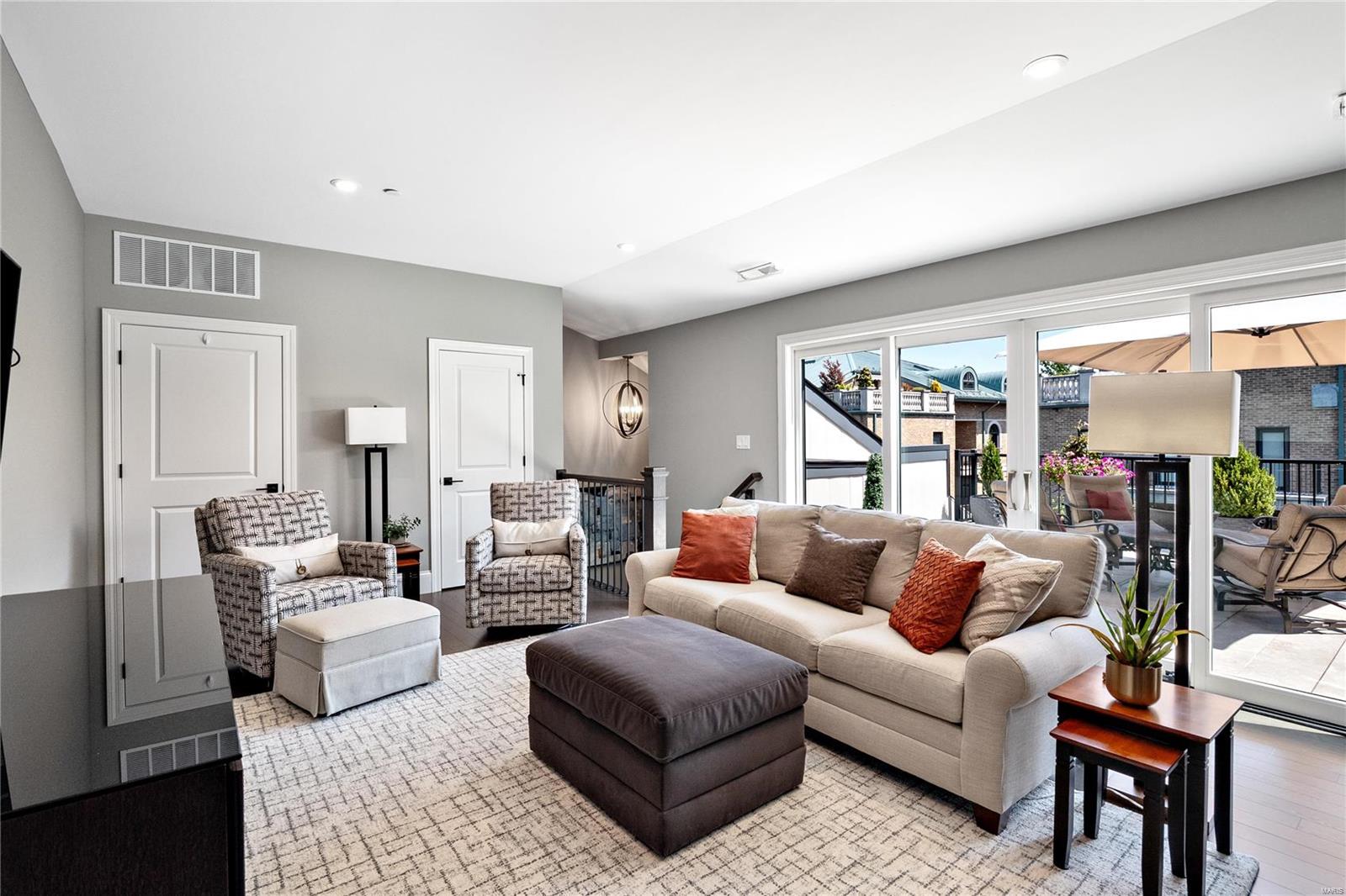 51 Topton Way Unit: 302