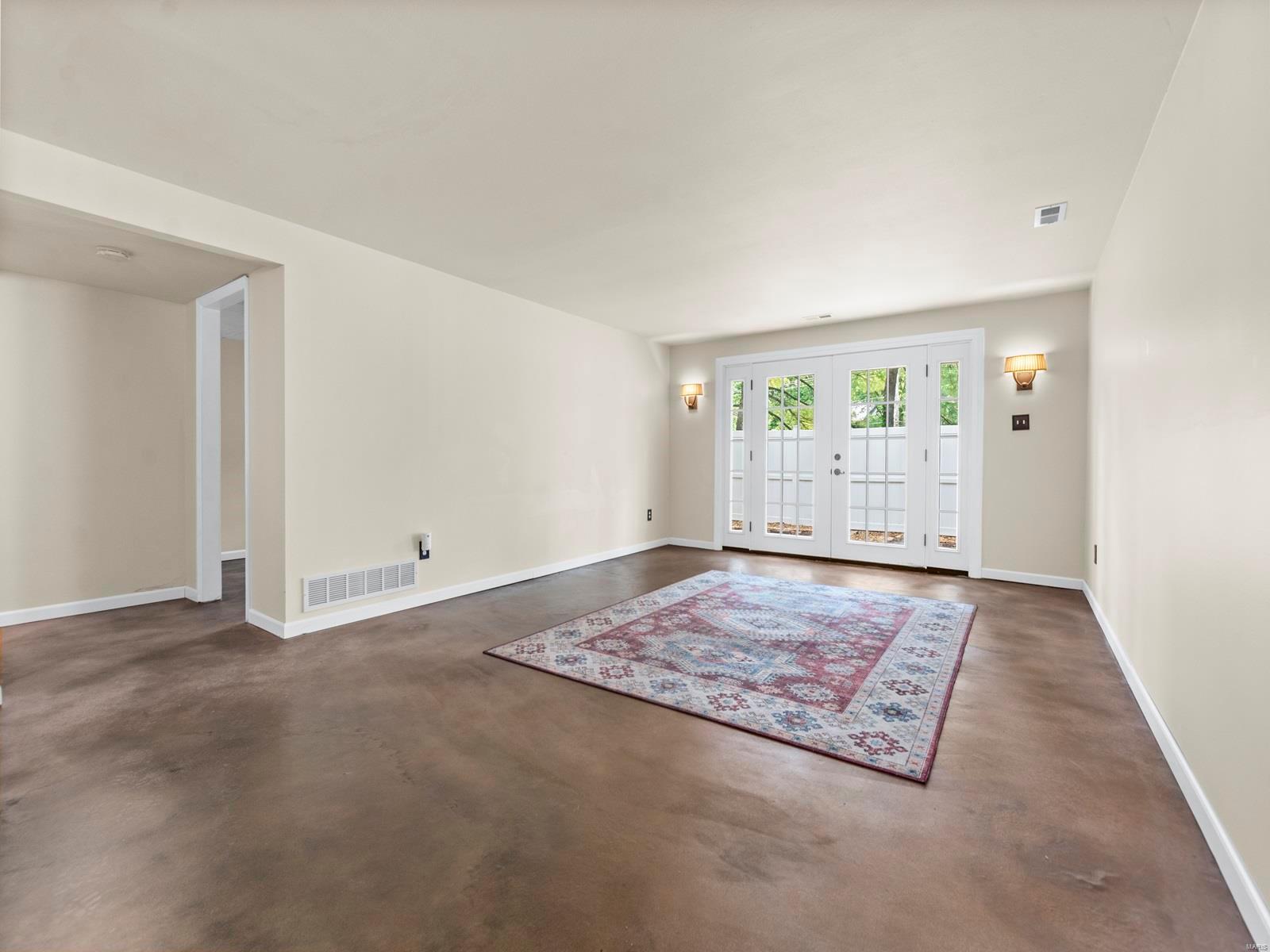 15090 Green Circle Drive