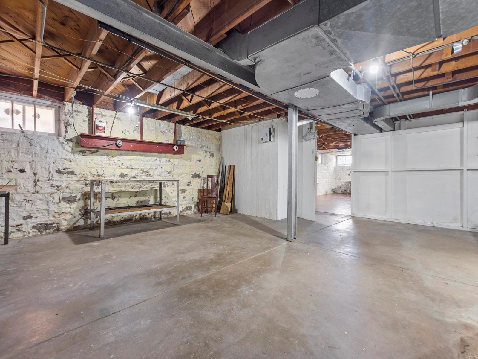 5744 Walsh Street