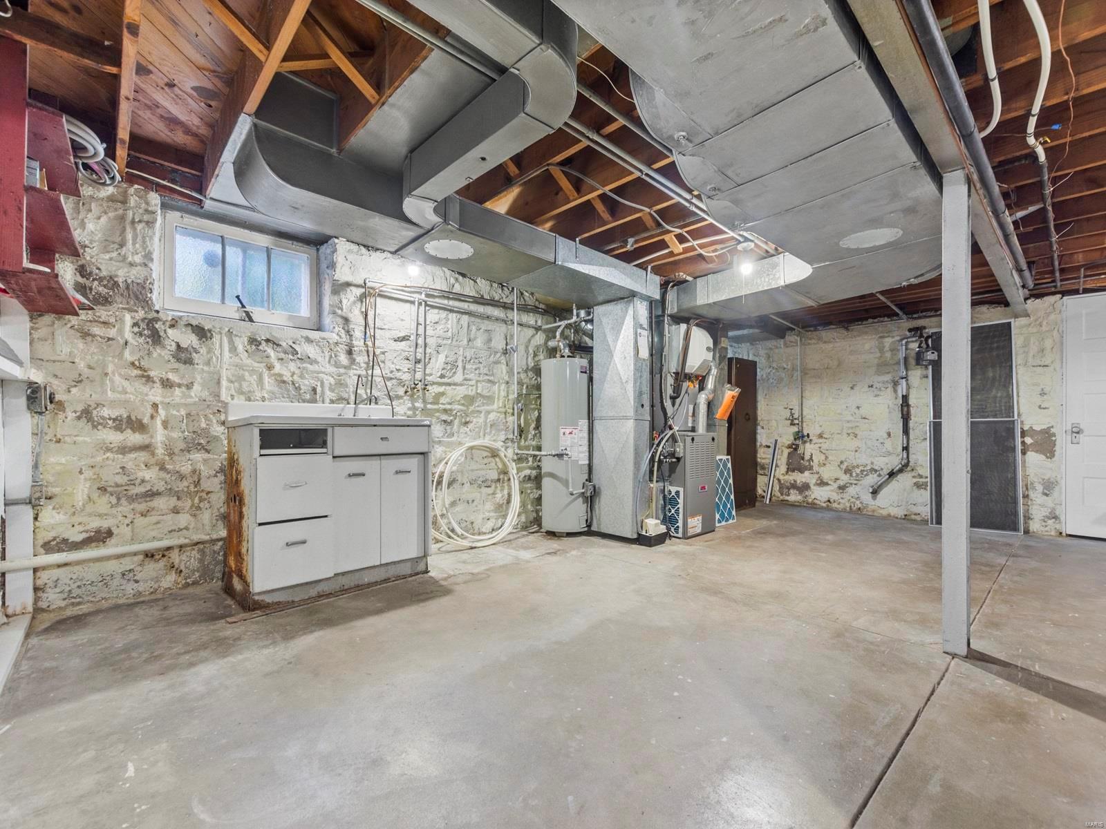 5744 Walsh Street