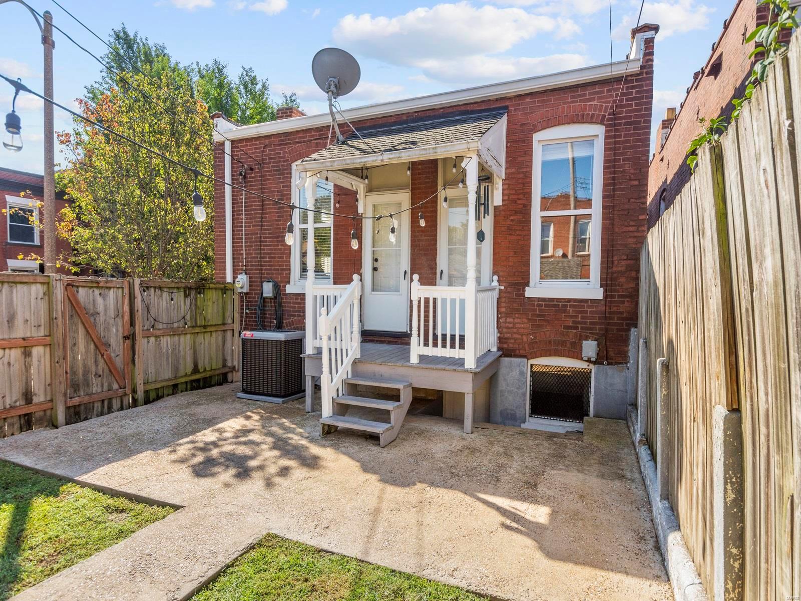 3129 Pestalozzi Street