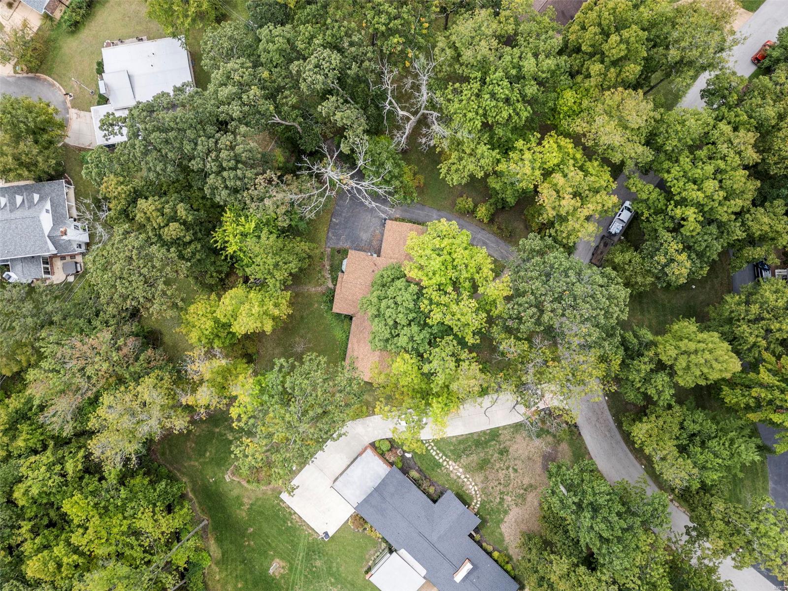 122 Frontenac Forest St.