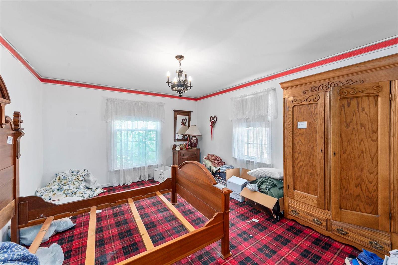 122 Frontenac Forest St.