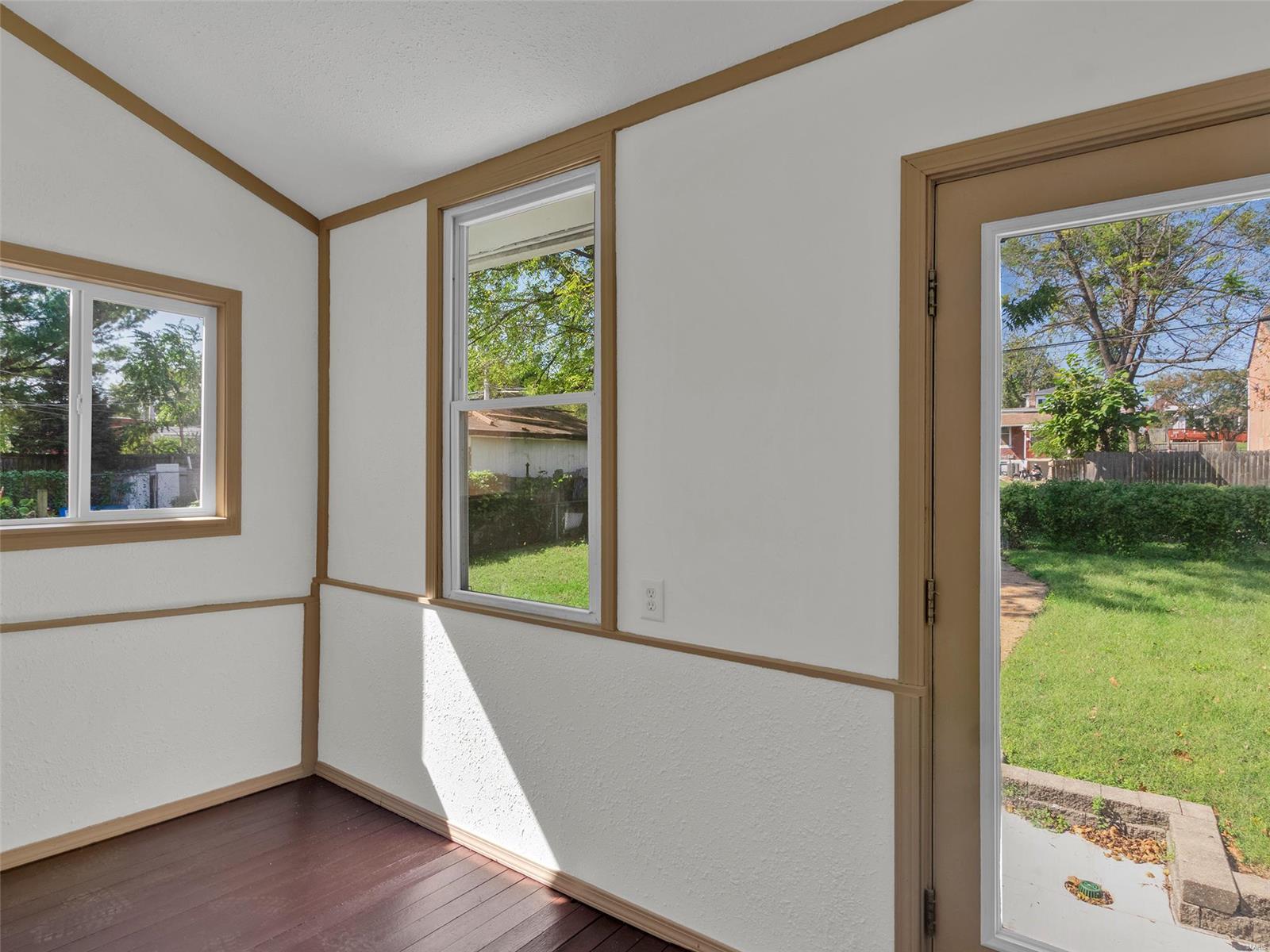 7211 Pennsylvania Avenue