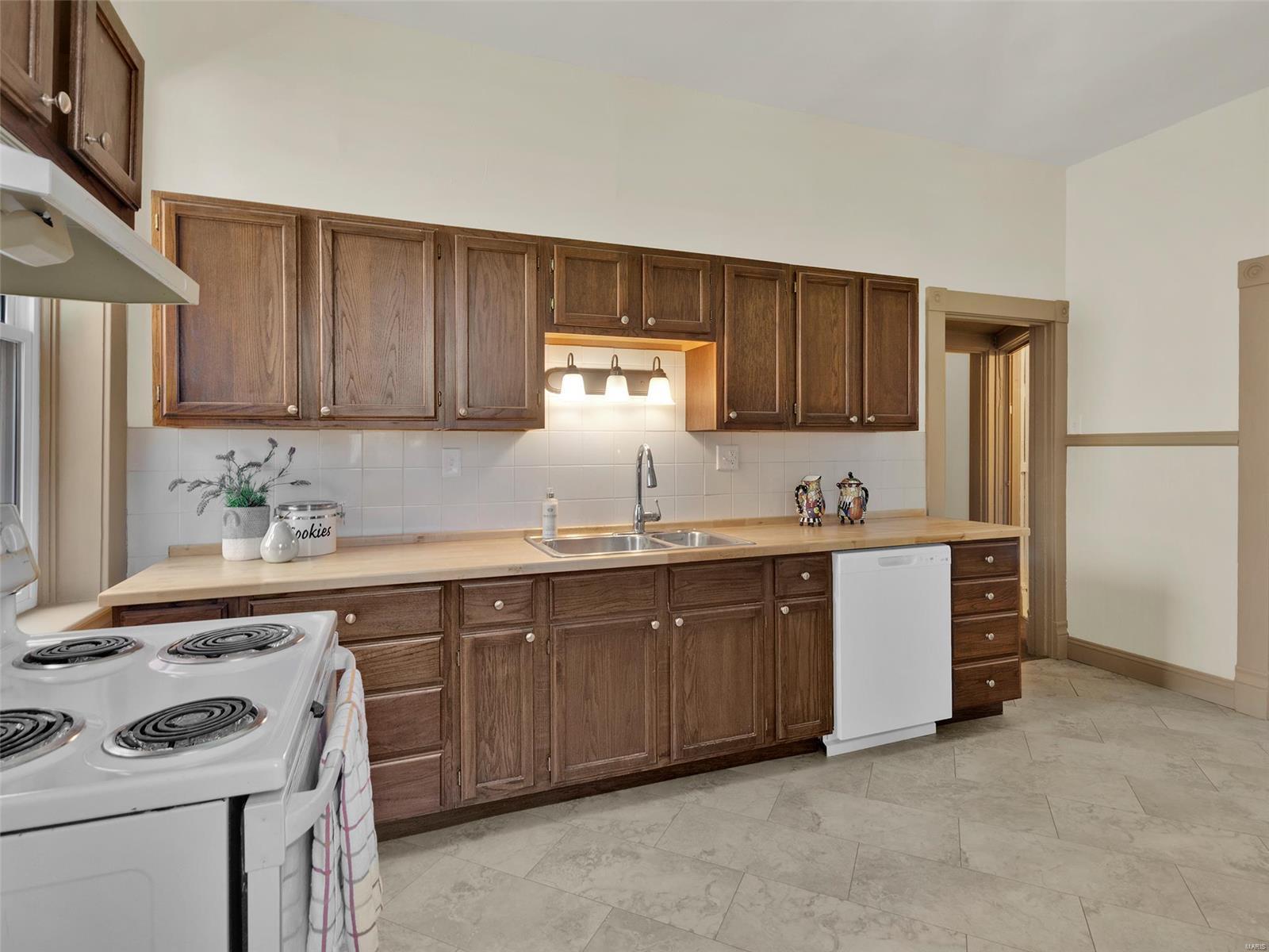 7211 Pennsylvania Avenue