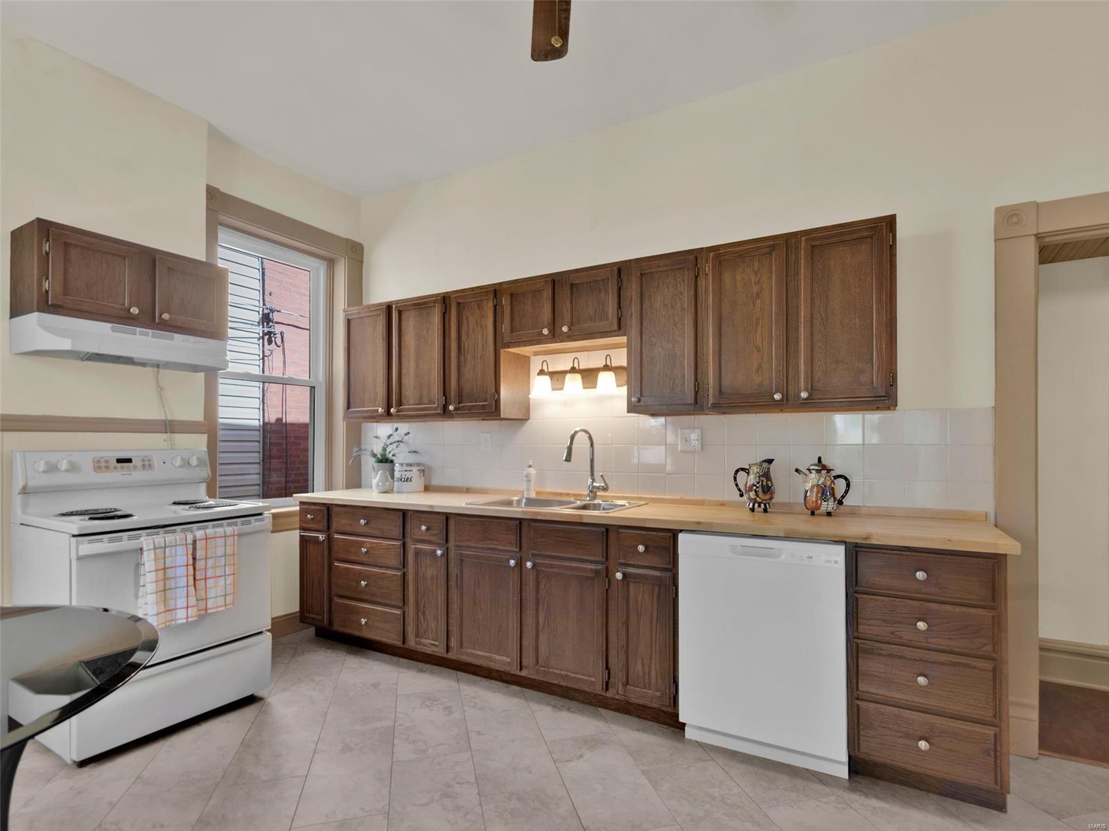 7211 Pennsylvania Avenue