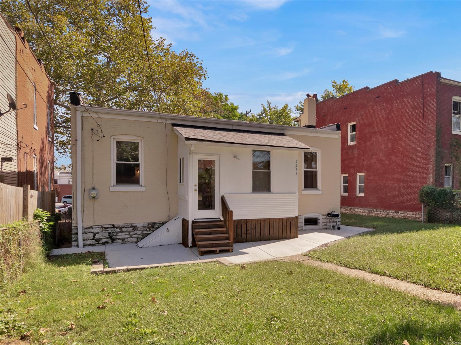 7211 Pennsylvania Avenue