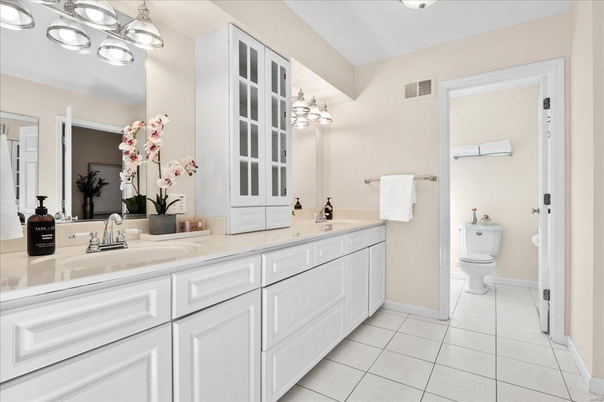 11920 Country Club Drive