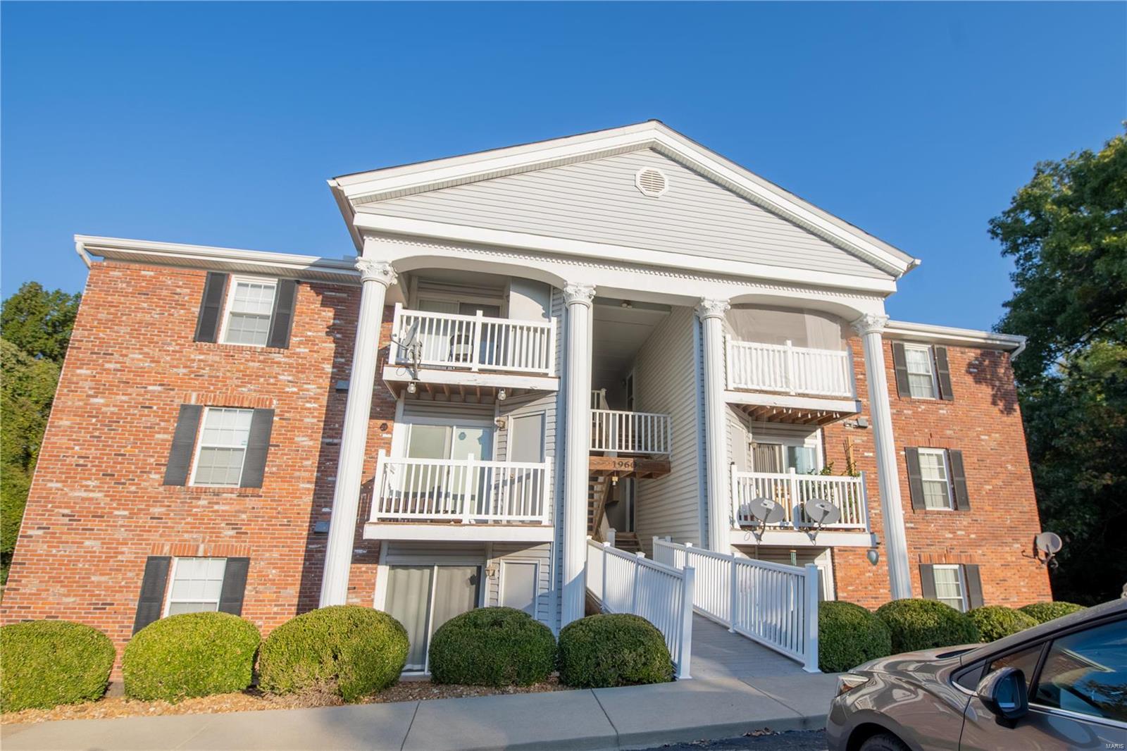 1960 Marine Terrace Drive Unit: J