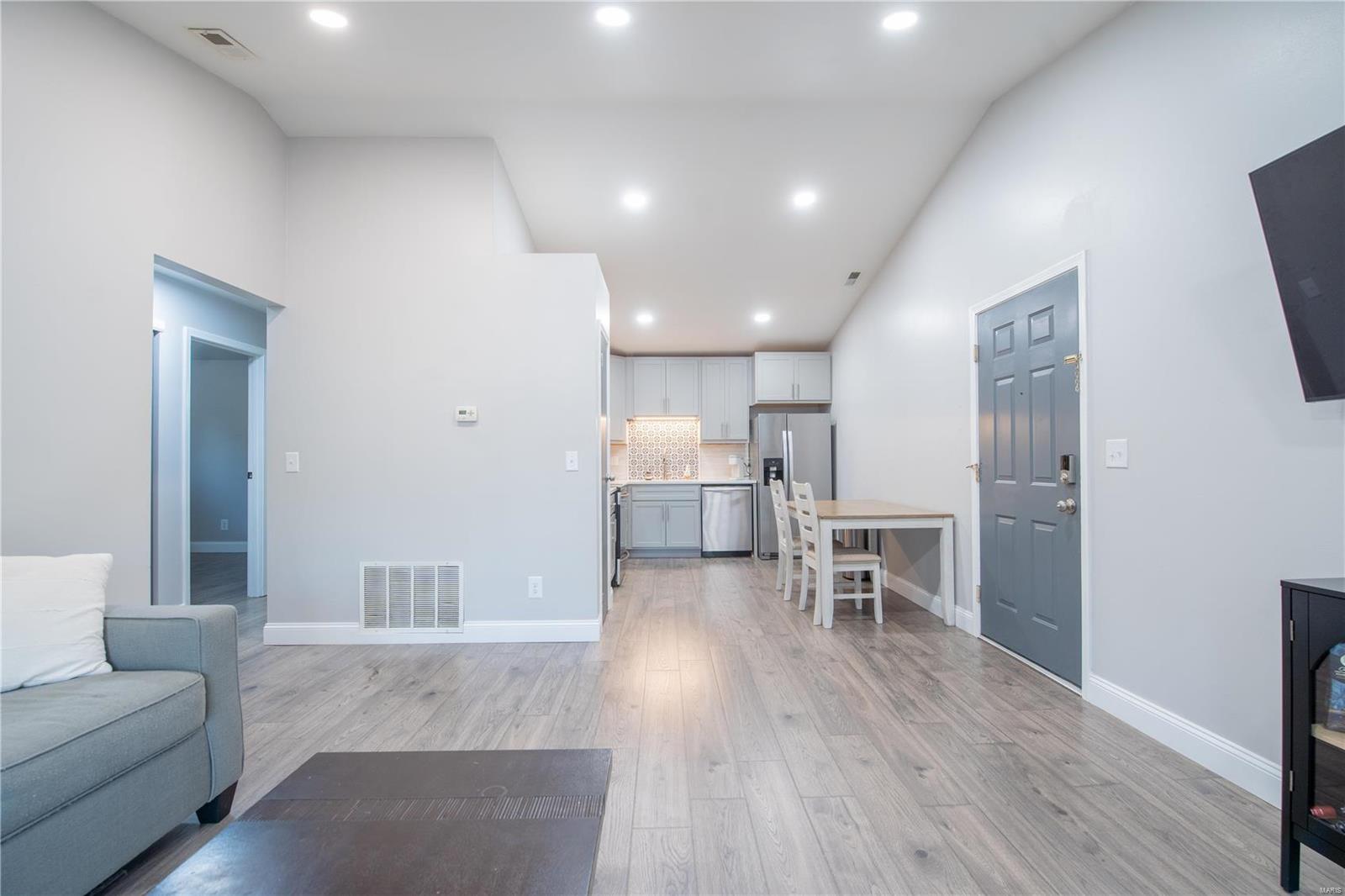 1960 Marine Terrace Drive Unit: J