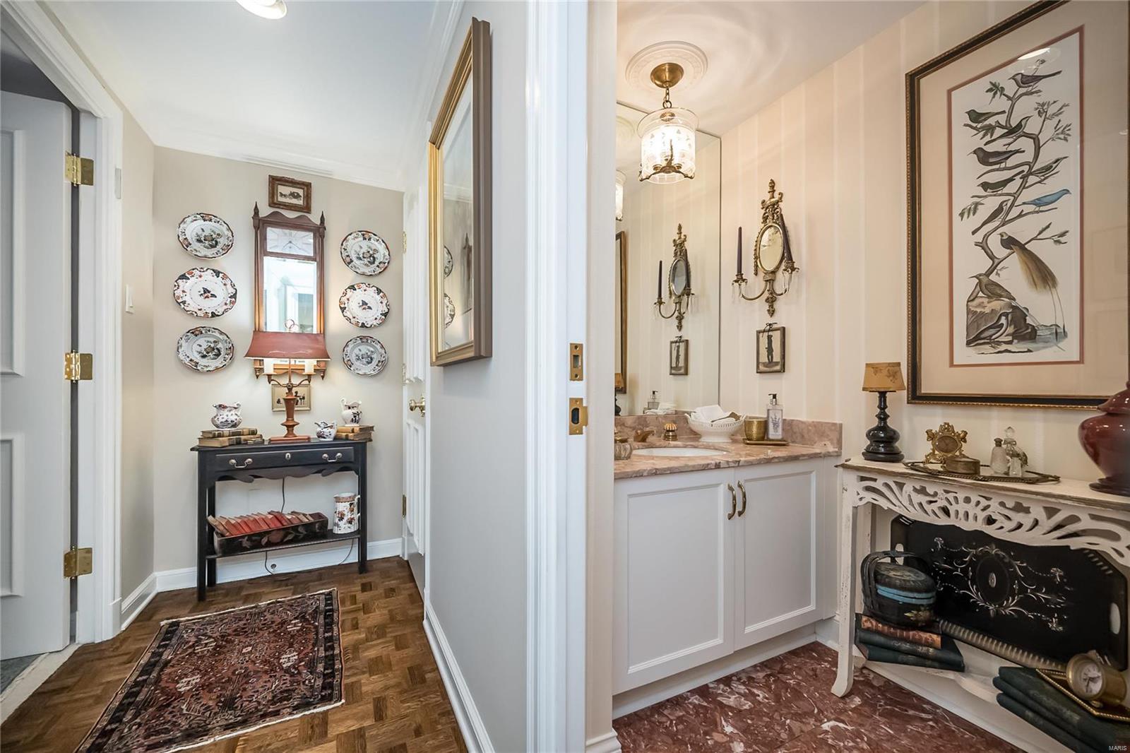 710 S Hanley Road Unit: 18B