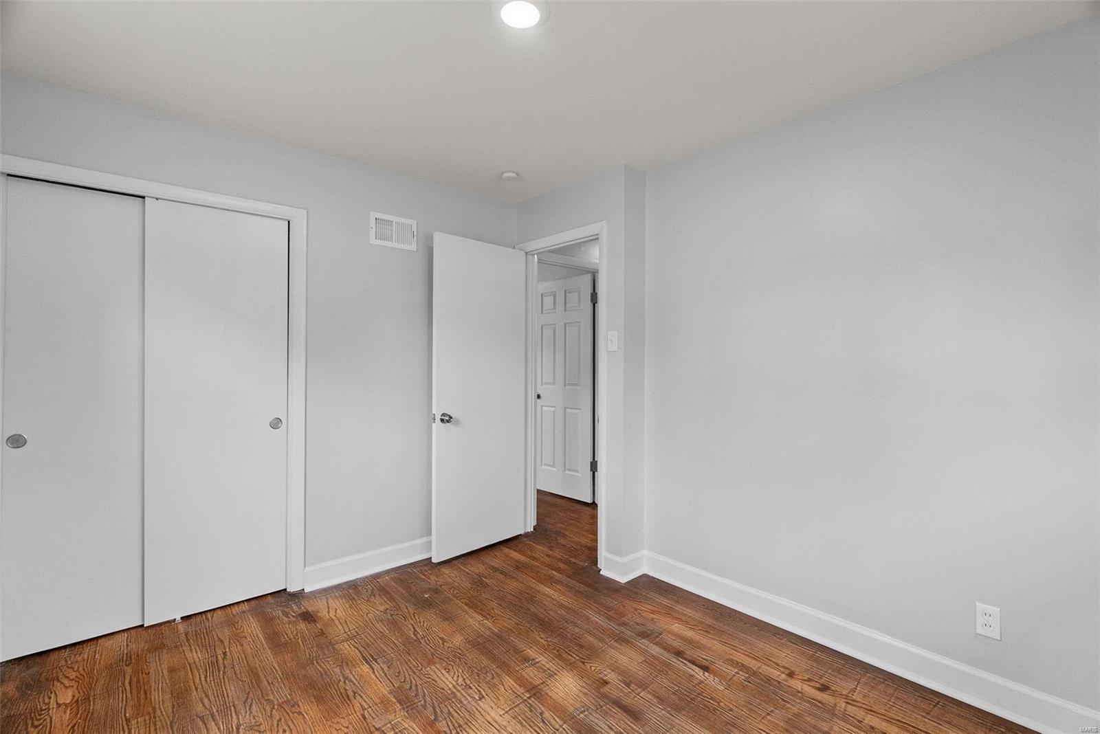 995 Lindsay Lane