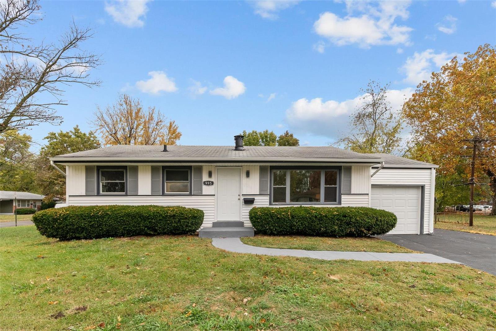 995 Lindsay Lane