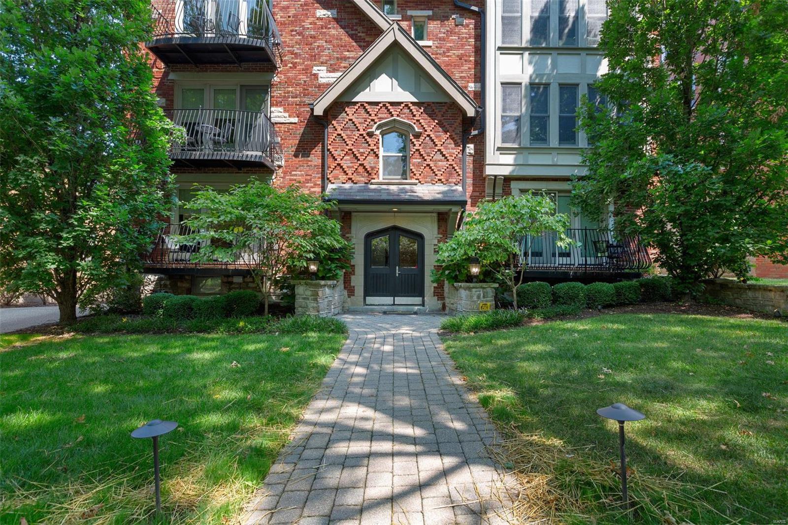 7527 Oxford Drive Unit: 2E