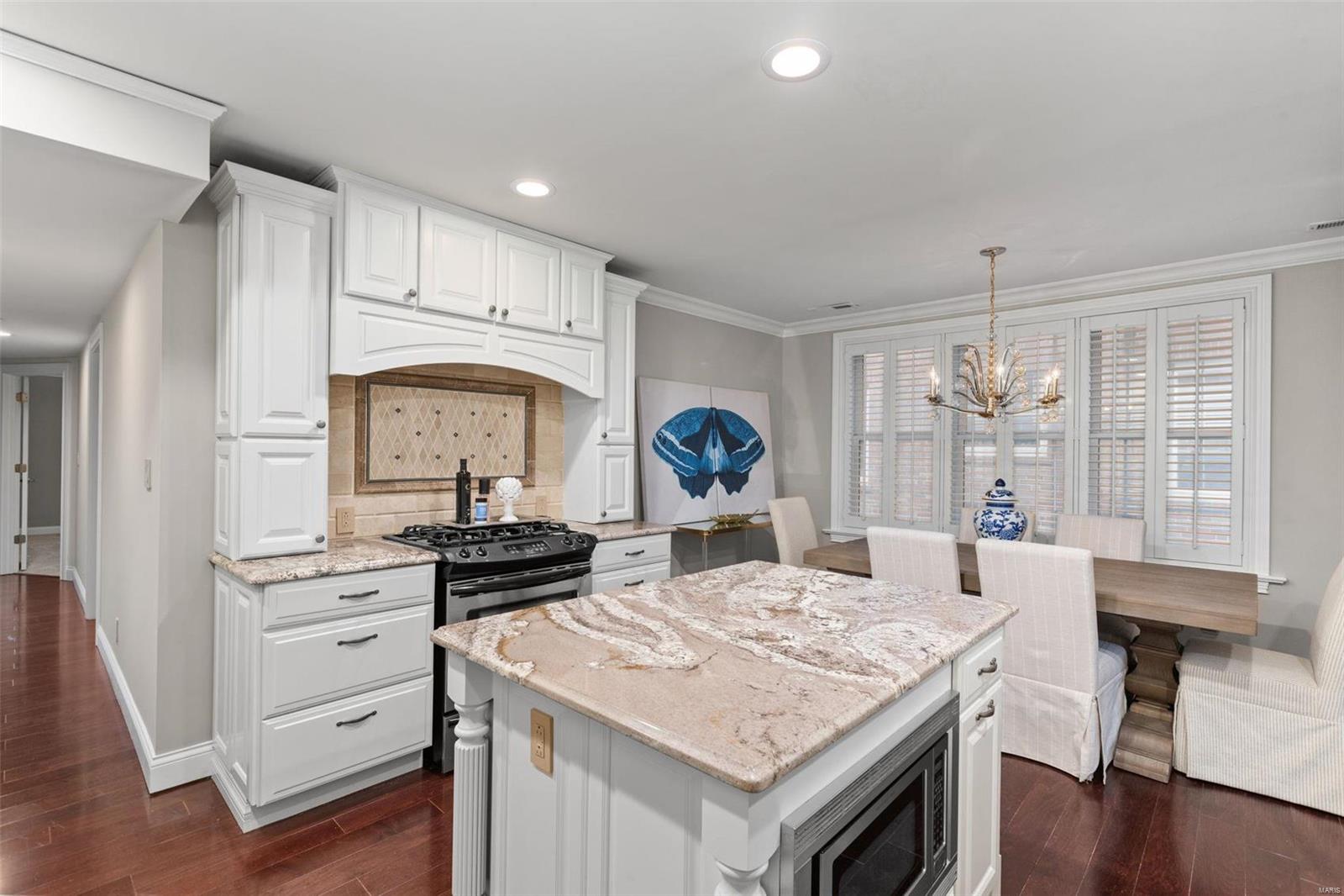 7527 Oxford Drive Unit: 2E