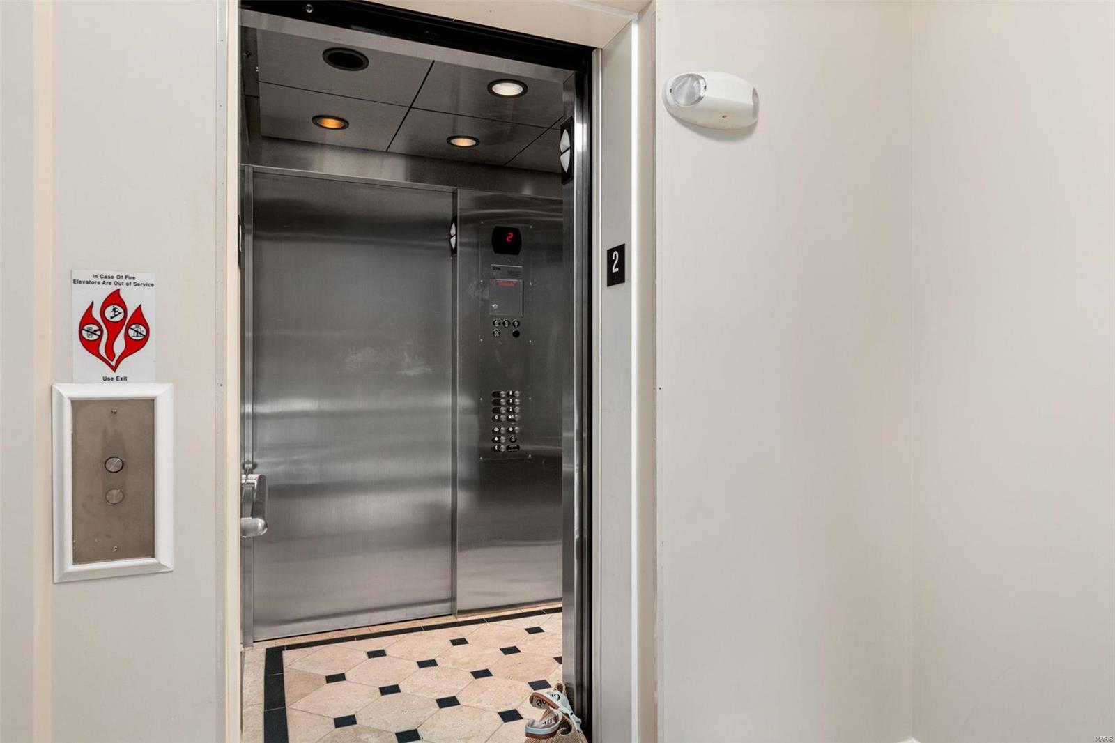 7527 Oxford Drive Unit: 2E