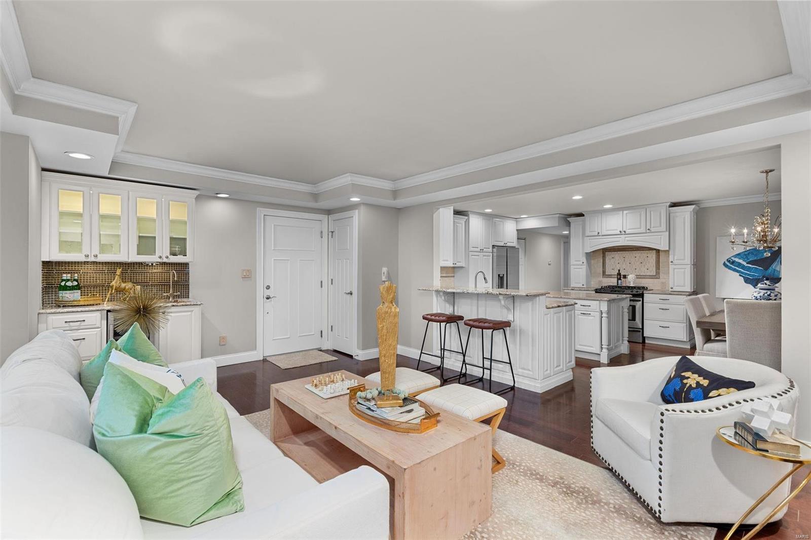 7527 Oxford Drive Unit: 2E