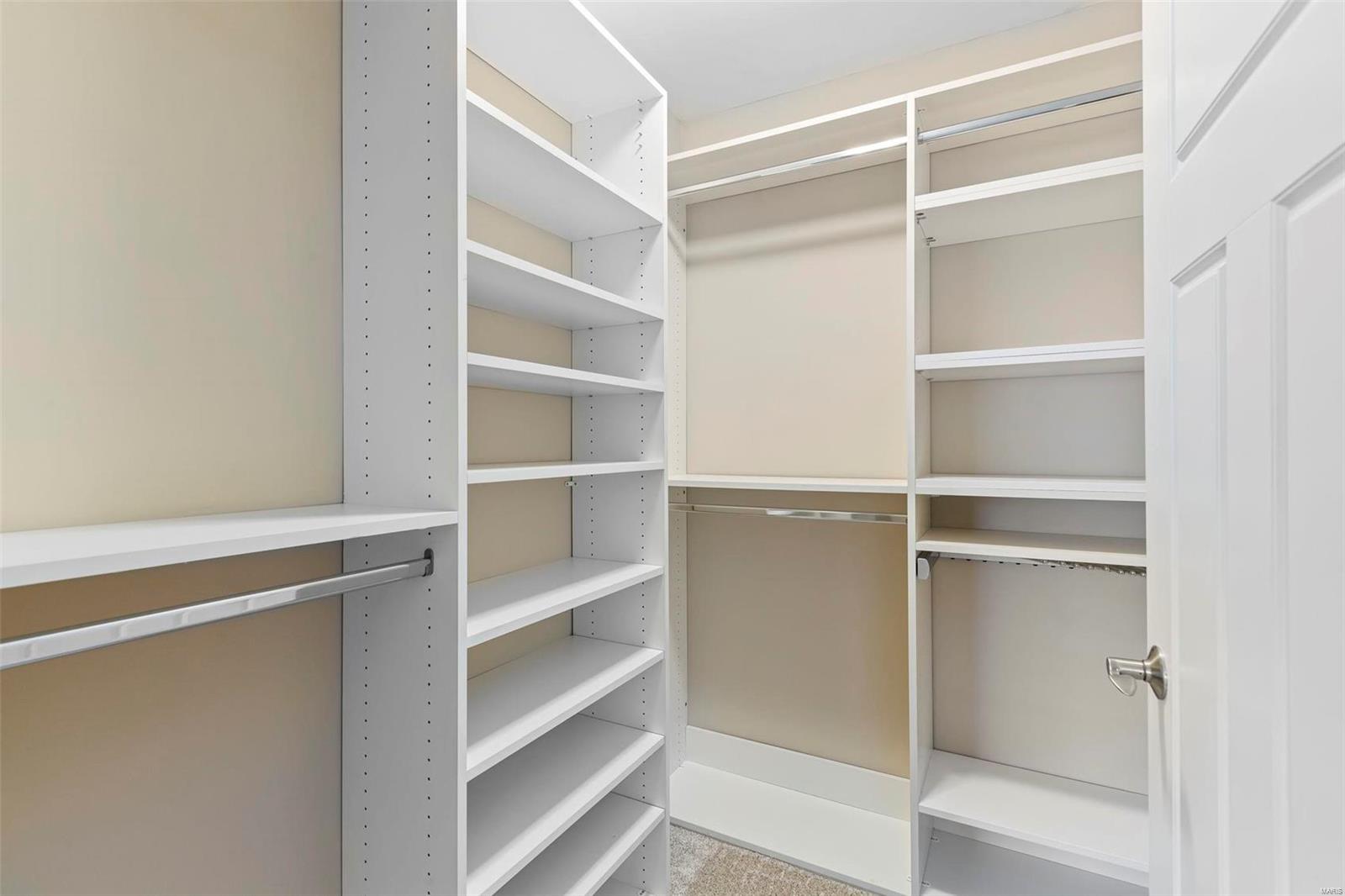 7527 Oxford Drive Unit: 2E