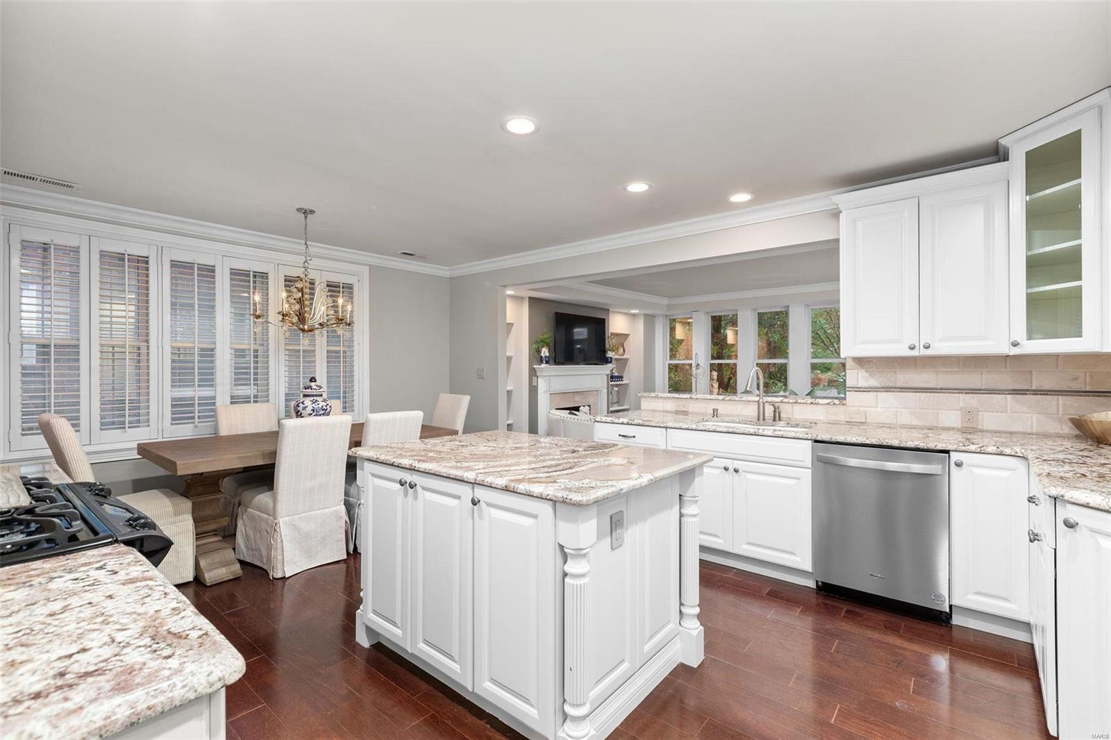 7527 Oxford Drive Unit: 2E