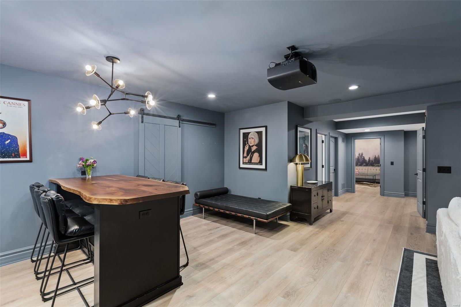 15 Midpark Lane
