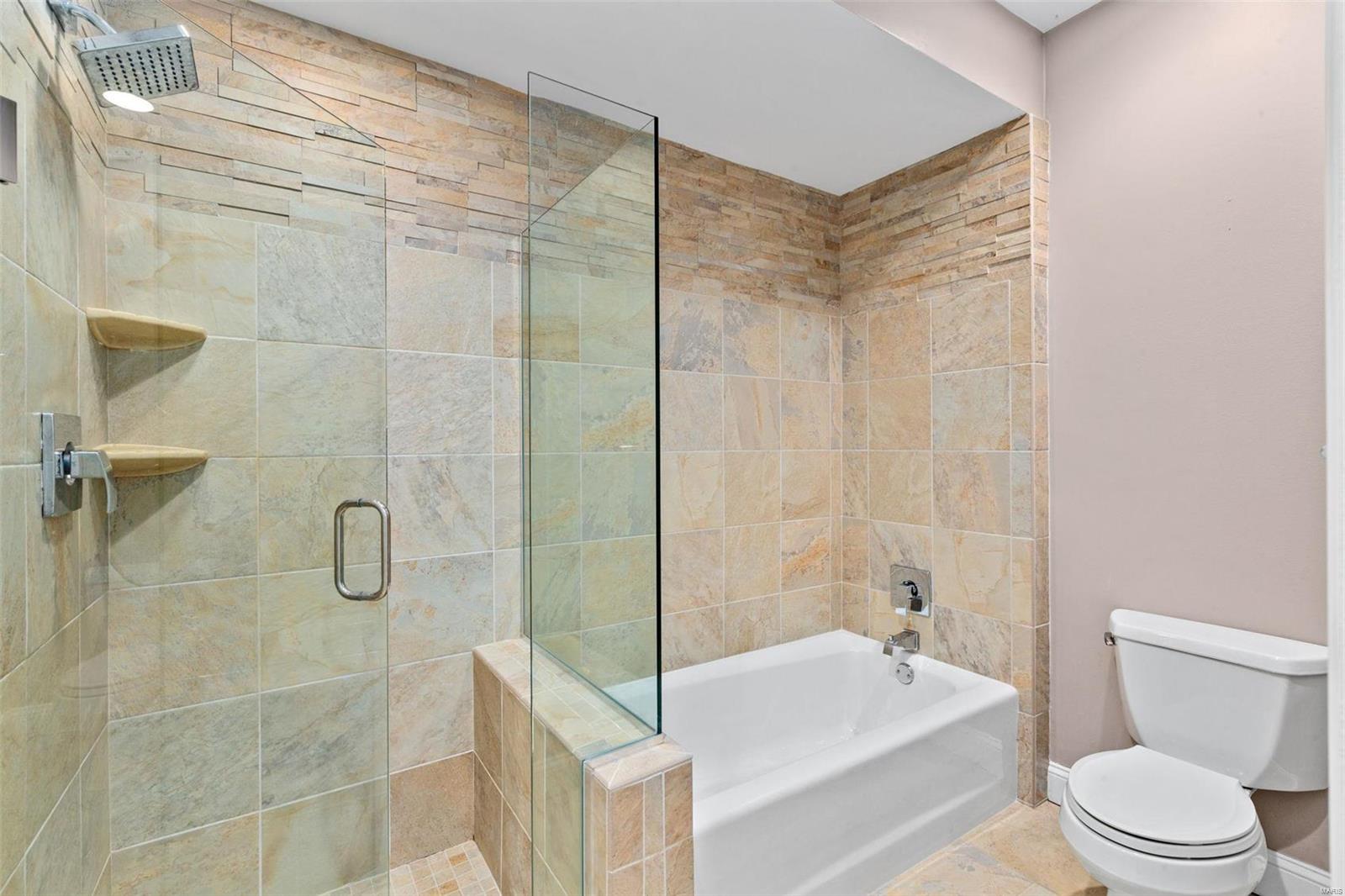 155 N Hanley Road Unit: 200