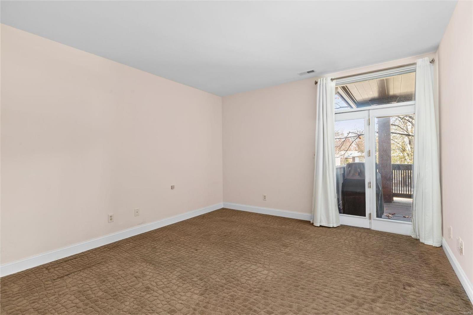 155 N Hanley Road Unit: 200