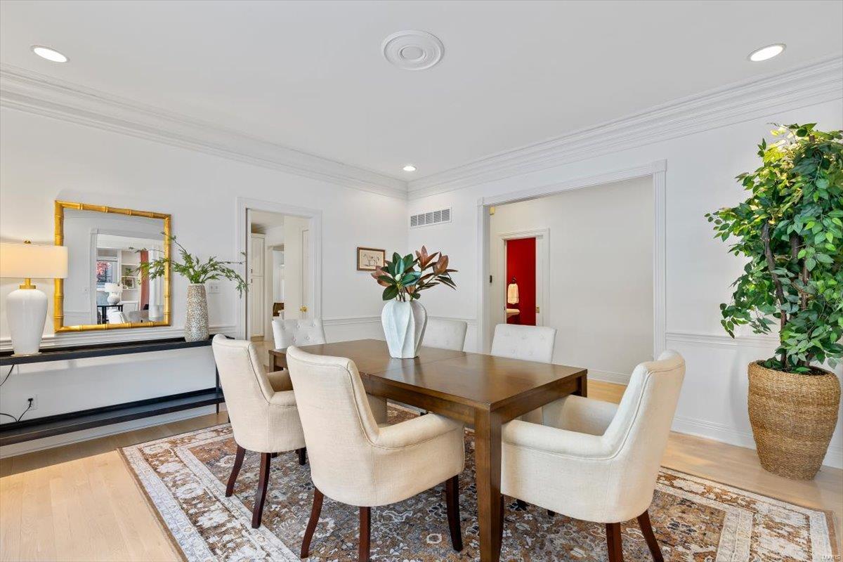 206 N Bemiston Avenue