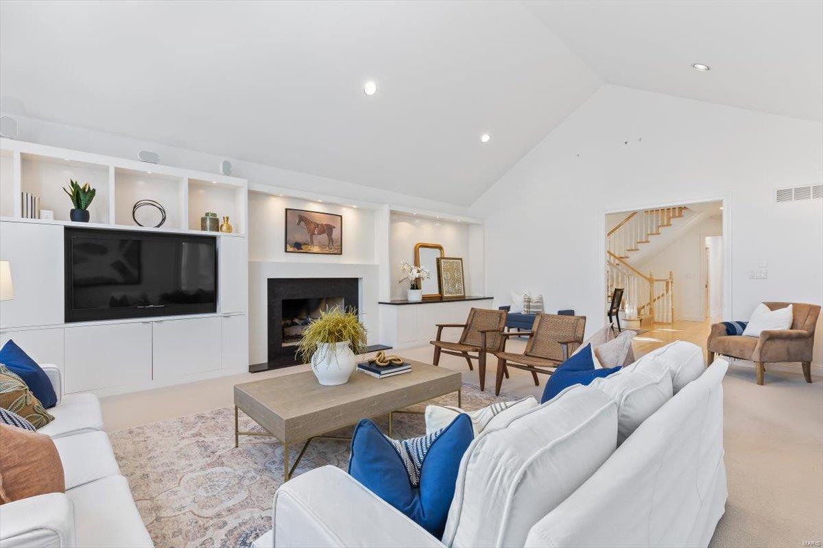 206 N Bemiston Avenue