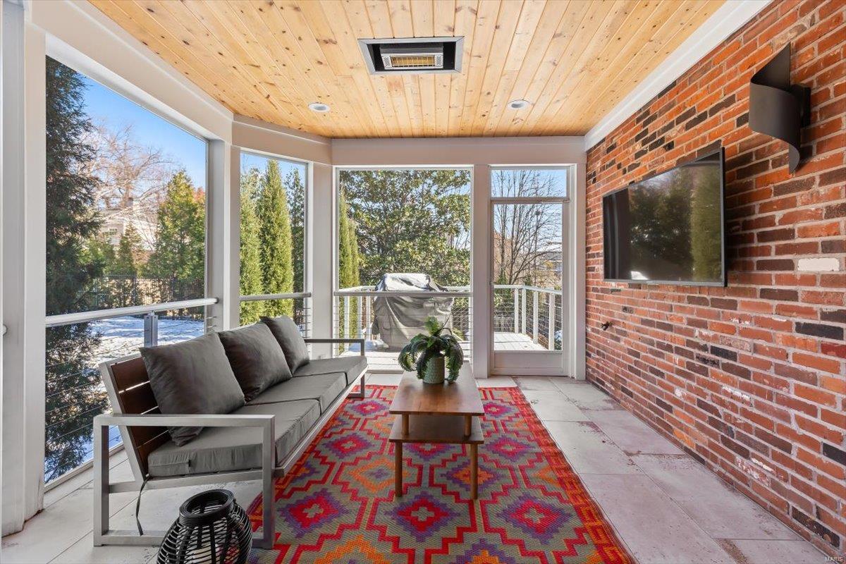 206 N Bemiston Avenue